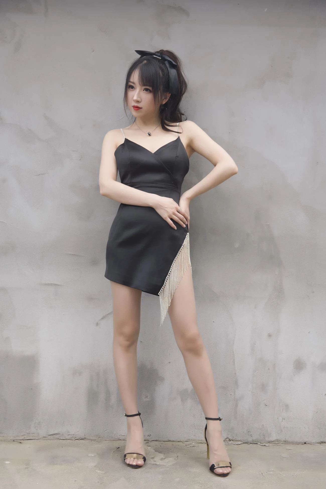小女巫露娜 黑色流苏 [32P](2)