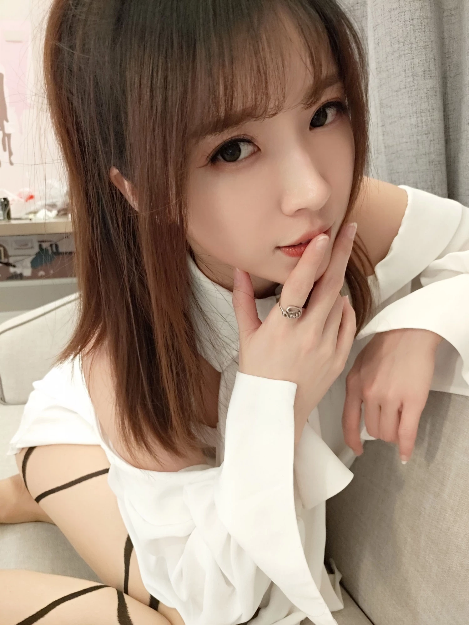 小女巫露娜 – 条纹提花白衬衣(31)