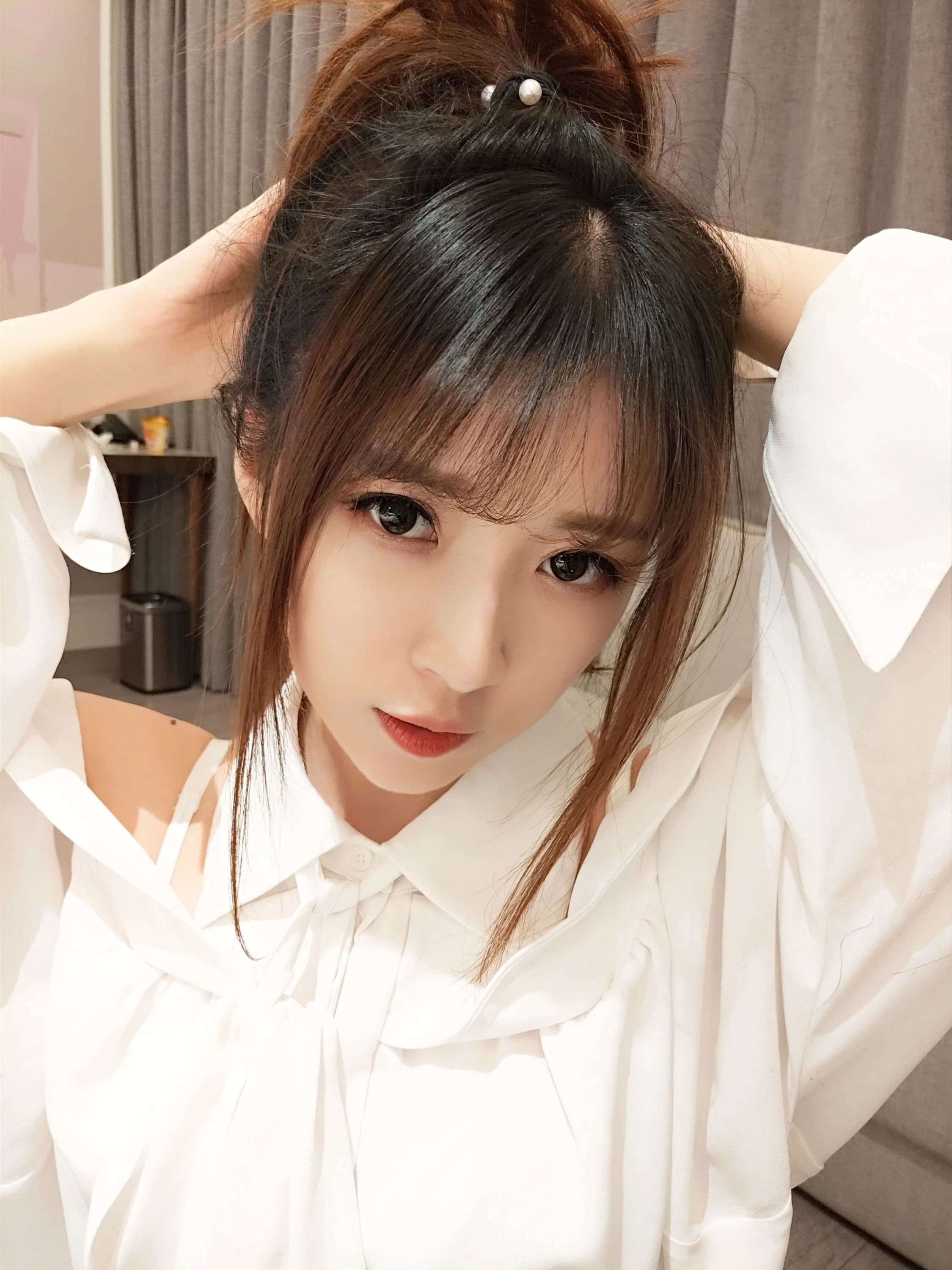【网络收集系列】福利姬小女巫露娜《 条纹提花白衬 》VIP 福利帖【40P】(37)