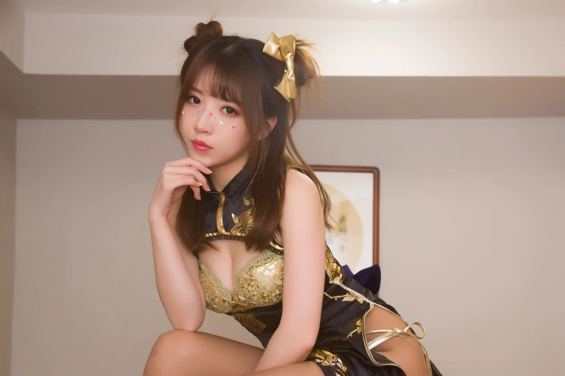 斗鱼主播小女巫露娜 - 金丝旗袍(17)