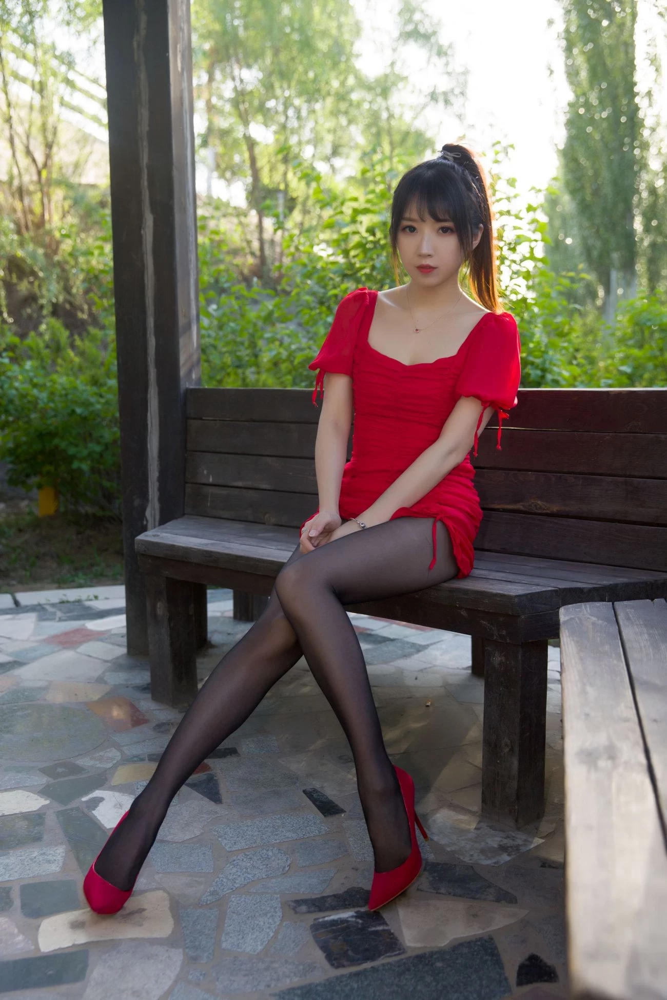 小女巫露娜 户外小红裙 [67P](14)