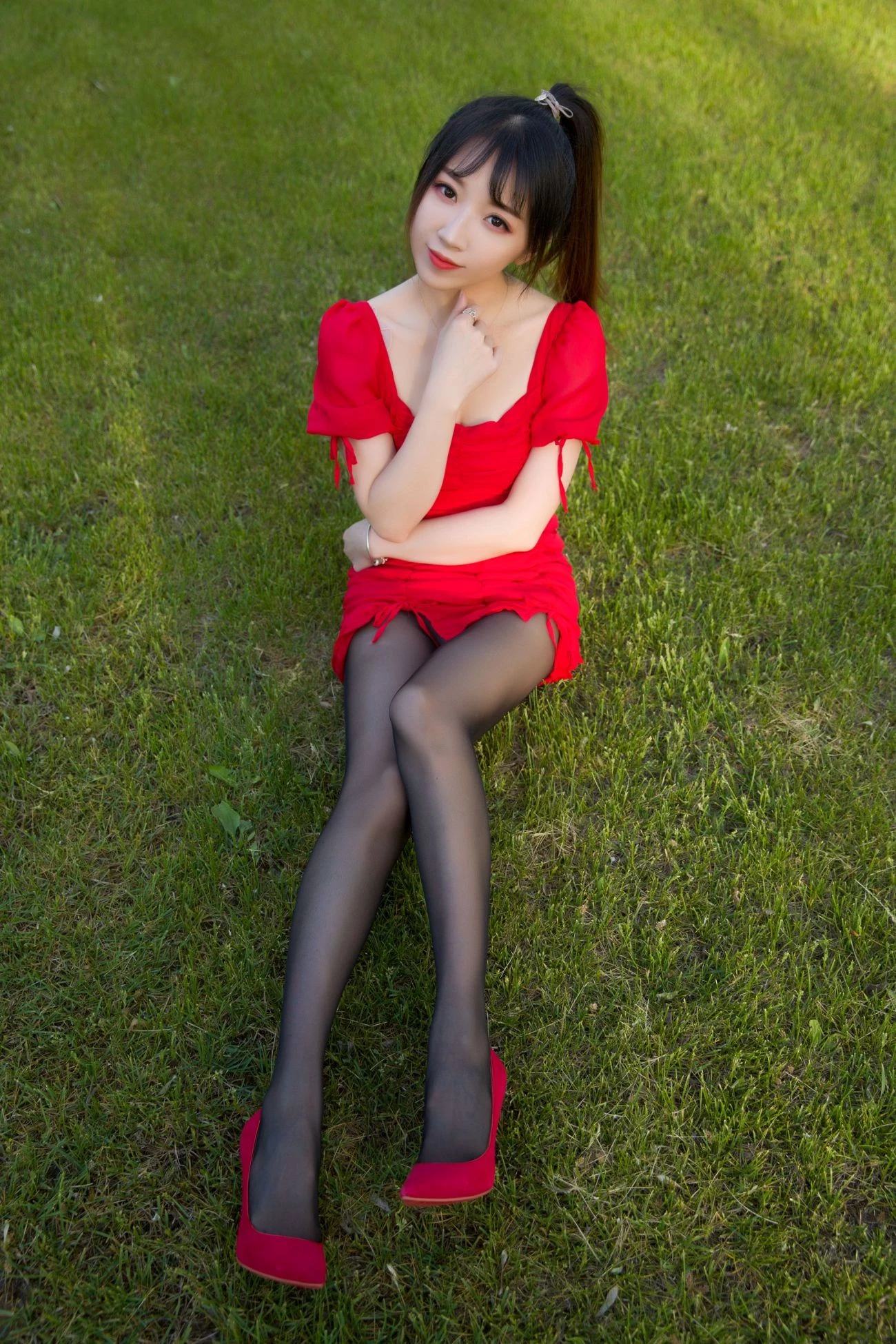小女巫露娜 户外小红裙 [67P](31)