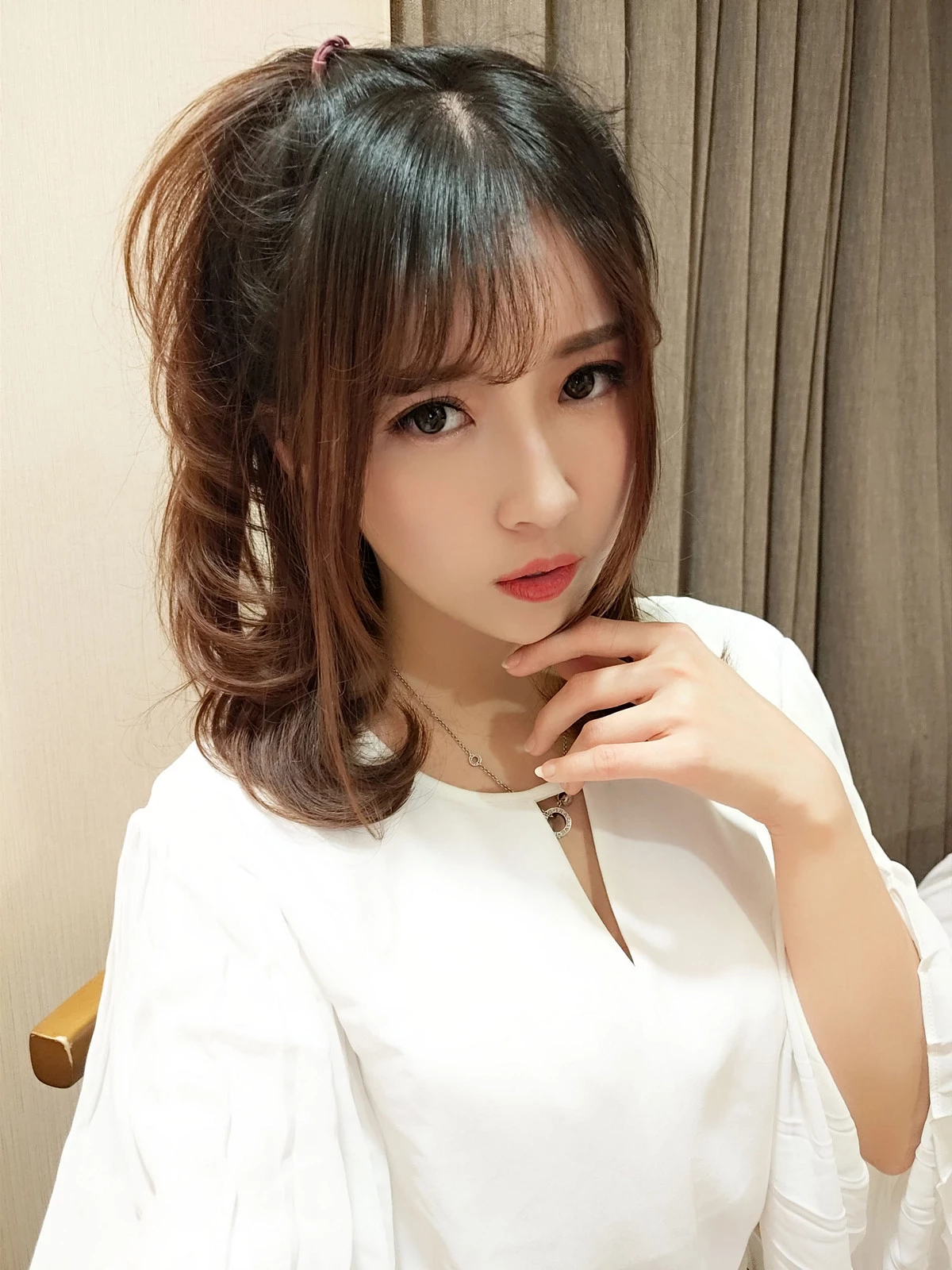 斗鱼主播小女巫露娜OL风居家少妇主题制服套装肉丝裤袜秀美腿诱惑写真40P(4)