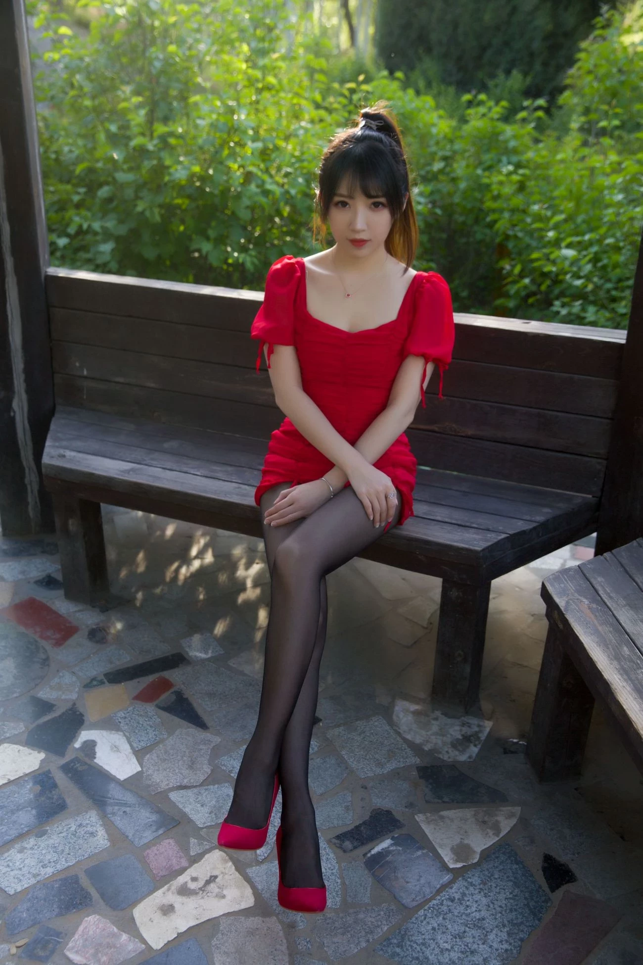 小女巫露娜 户外小红裙 [67P](7)