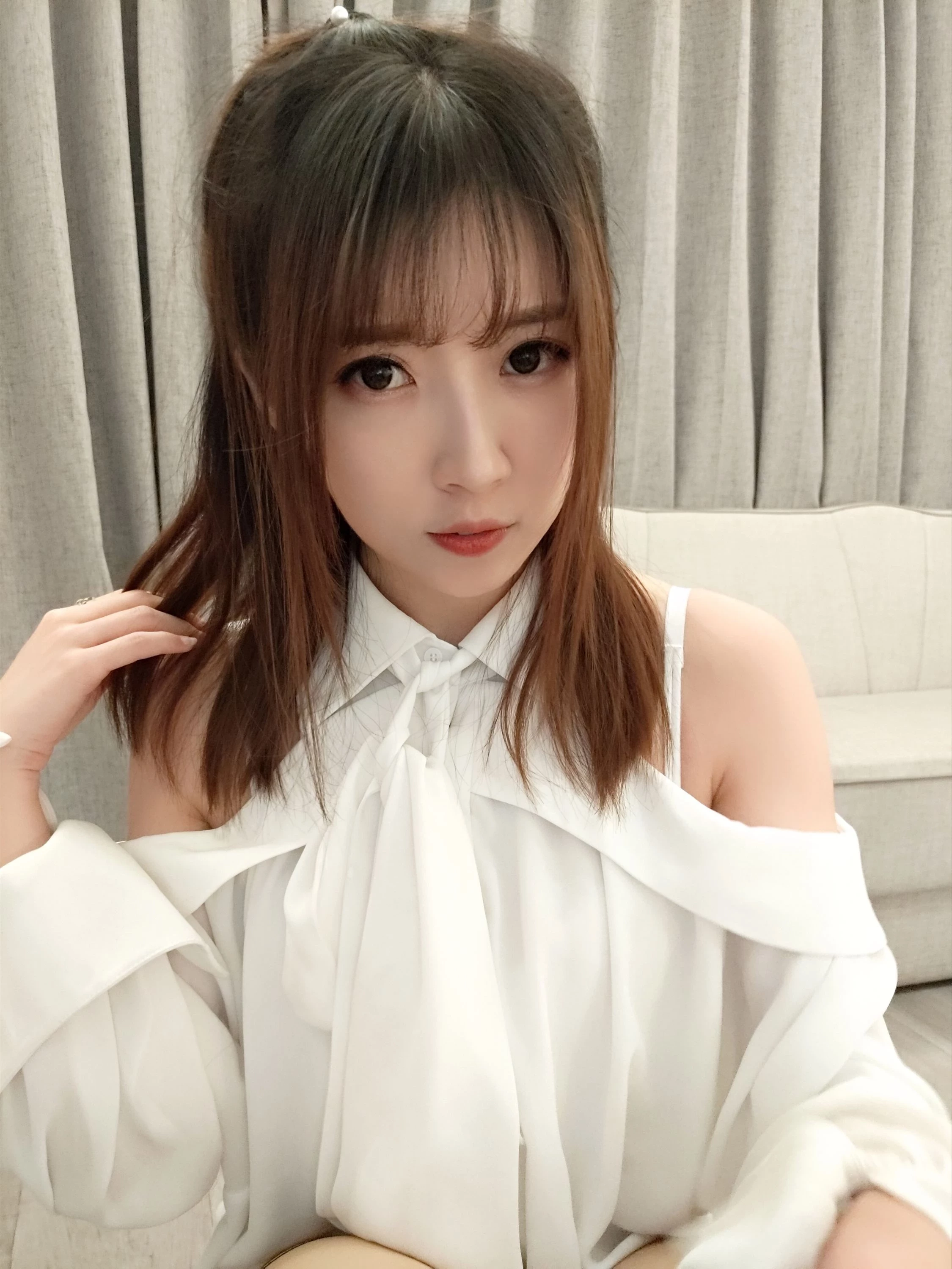 【网络收集系列】福利姬小女巫露娜《 条纹提花白衬 》VIP 福利帖【40P】(24)