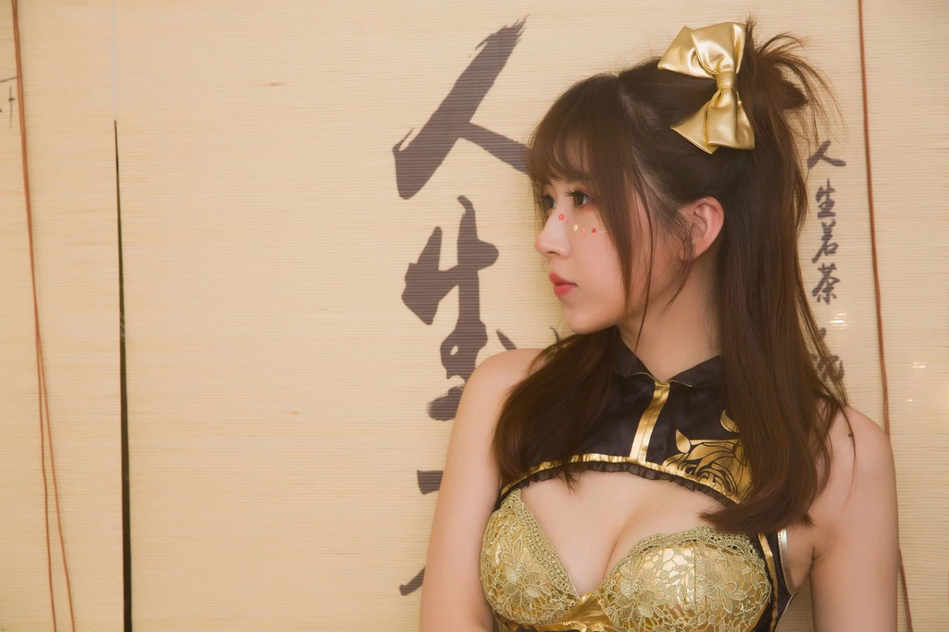 斗鱼主播小女巫露娜 - 金丝旗袍(5)